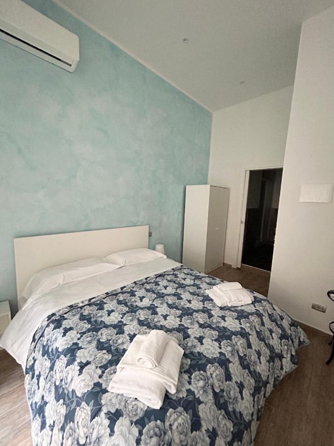 Отель Savastano House Duomo Неаполь Экстерьер фото